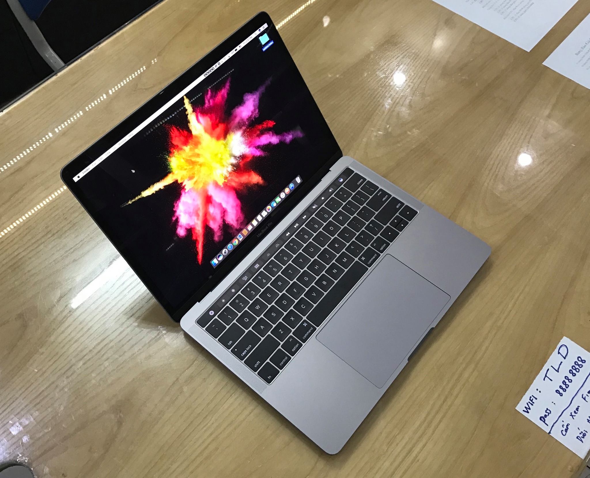 MacBook Pro 13in Touch Bar MNQF2 (SPACE GREY) hàng FPT